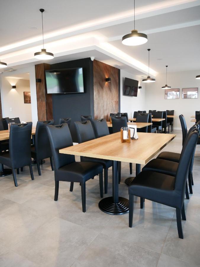 Przystanek Roszkow -Noclegi I Restauracja Exteriör bild